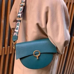 Florence Satteltasche Echtleder Damen schwarz OTF824S