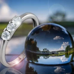 GoldDream Gold Ring 3er Zirkonia weiß Gr.54 333er Weißgold GDR511J54