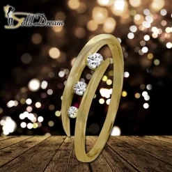 GoldDream Gold Ring Gr.58 3er Zirkonia weiß 333er Gelbgold GDR529Y58
