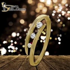 GoldDream Gold Ring Gr.56 3er Zirkonia weiß 333er Gelbgold GDR529Y56