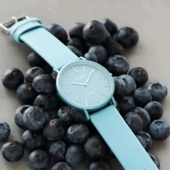 Oozoo Damen Armbanduhr Ultra Slim C9877 Quarzwerk Leder hellblau UOC9877