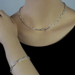 SilberDream Collier Welle Zirkonia weiß 925er Silber 44cm Halskette SDK461W